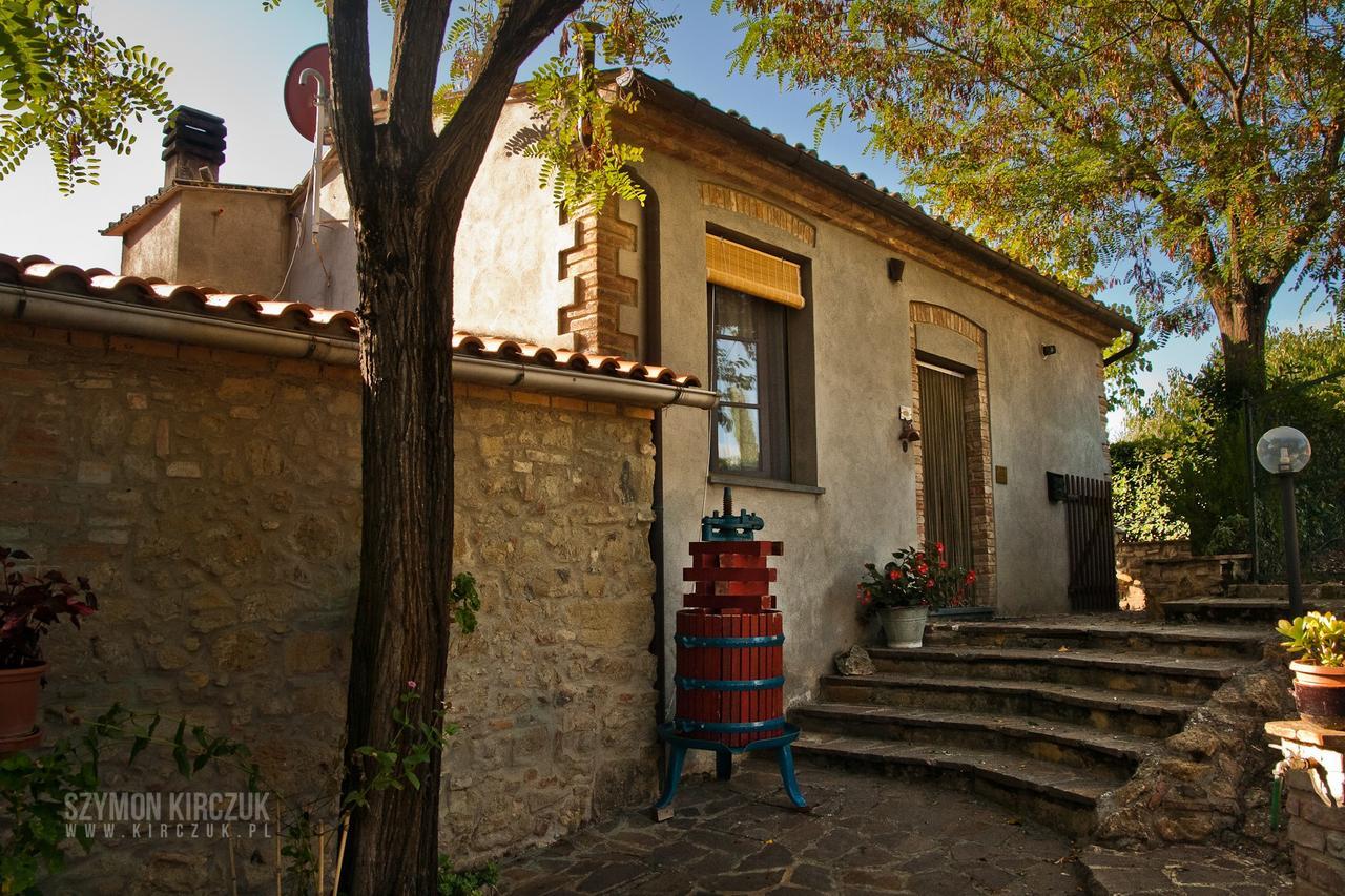Agriturismo Villino Del Grillo San Gimignano Exterior photo